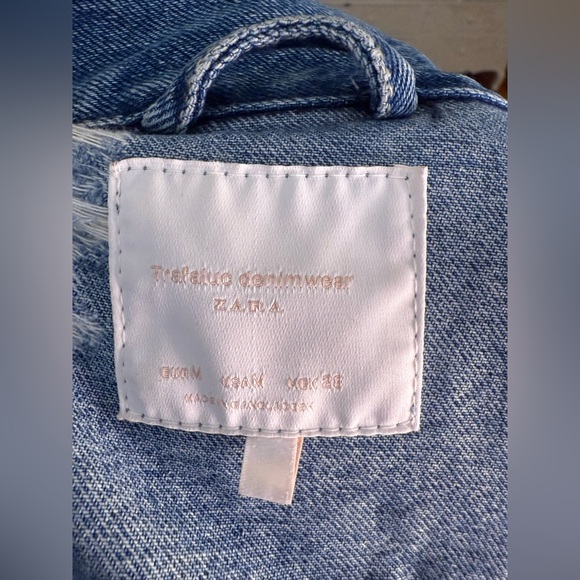 Zara blue denim jacket with distressed details. Size M #denimjacket #distressed - Picture 5 of 5